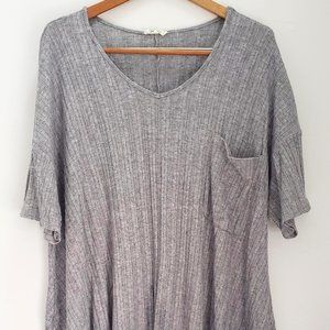 Blumin 1X Vertizal Ribbed V-neck Shirt w/ pocket